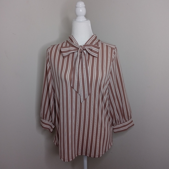 Adrianna Papell Tops - Adrianna Papell Women Stripe Blouse Size Medium